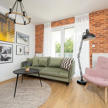 Komfortowy Apartament Dla 4 Osob Z Parkingiem By Noclegi Renters Warszawa Exteriör bild